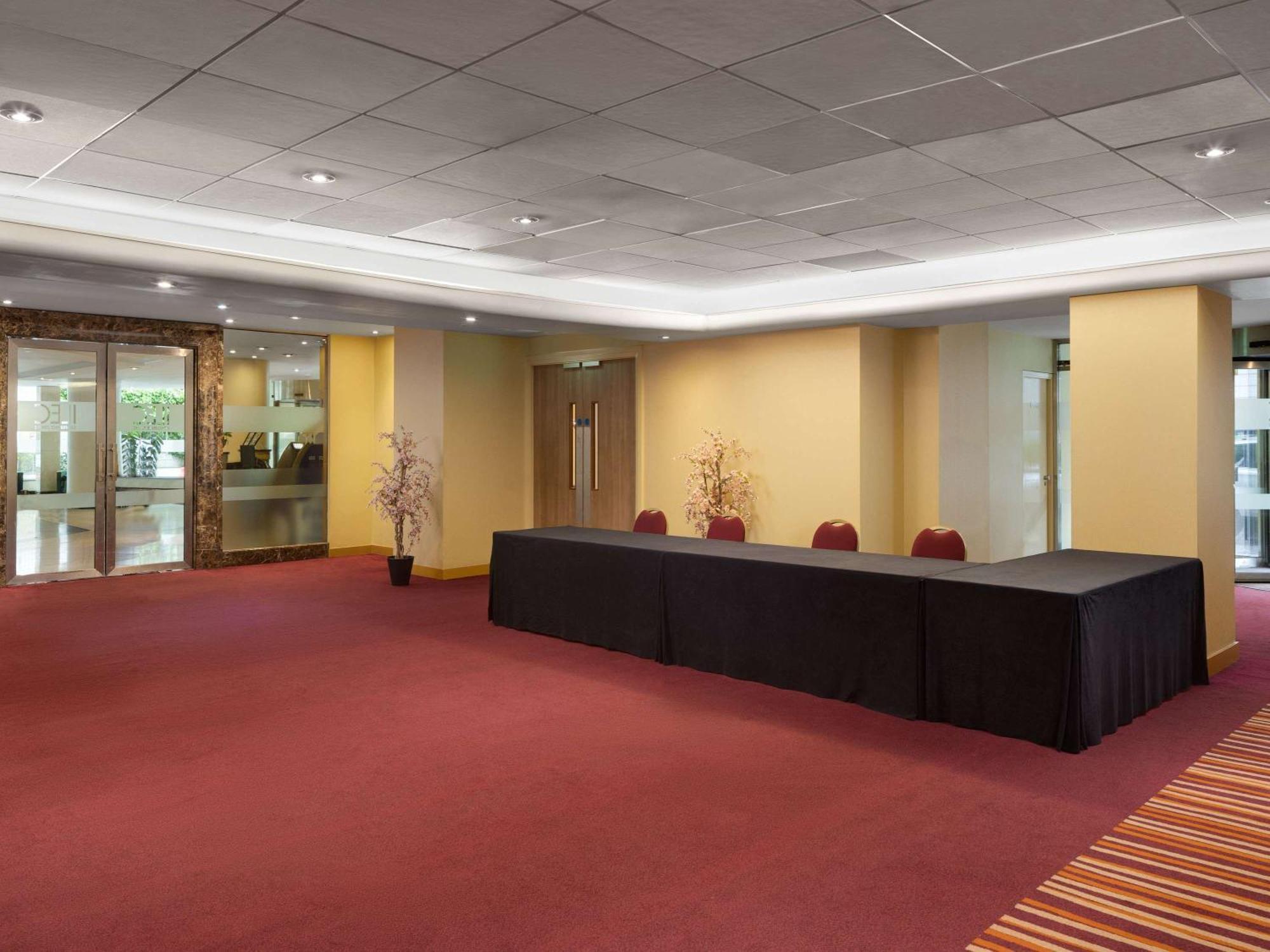 Mercure London Earls Court 외부 사진